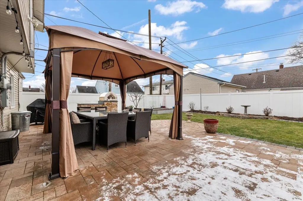 42 Primrose Lane Levittown NY 11756
