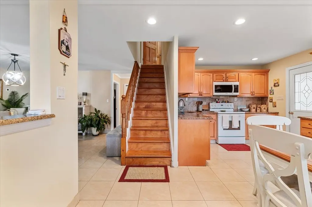 42 Primrose Lane Levittown NY 11756