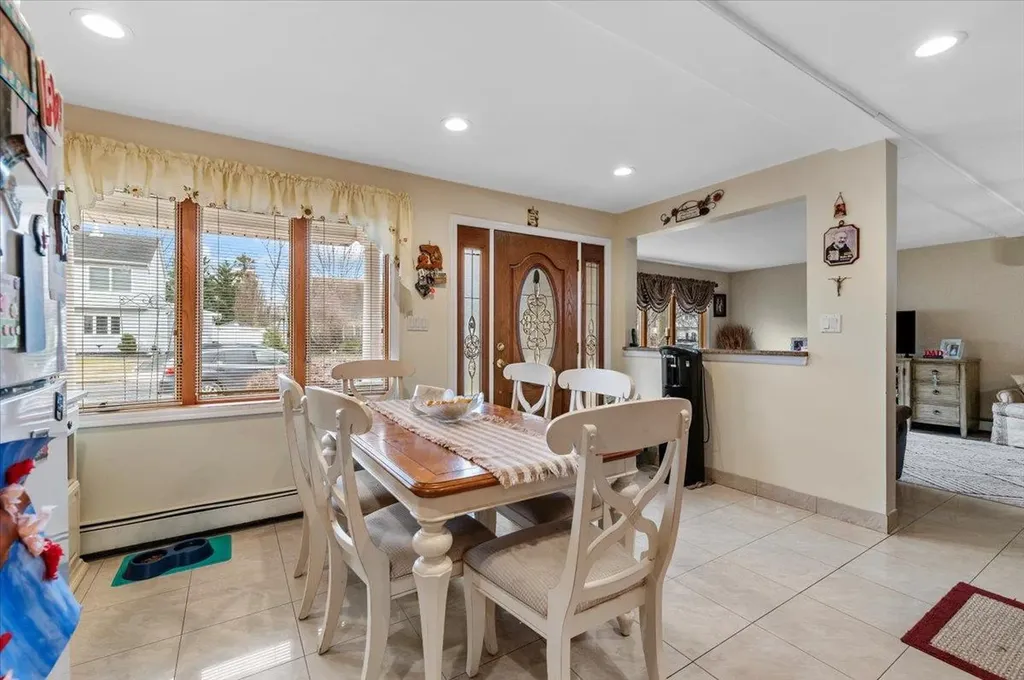 42 Primrose Lane Levittown NY 11756