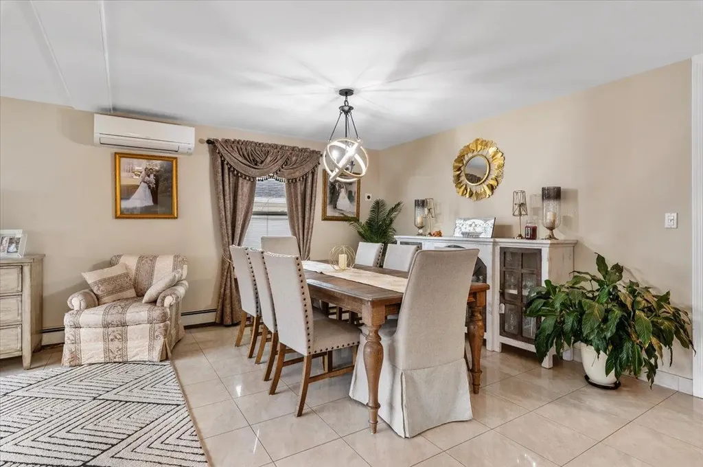 42 Primrose Lane Levittown NY 11756