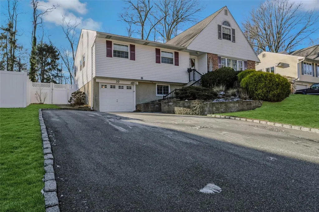 37 Carriage Drive Kings Park NY 11754