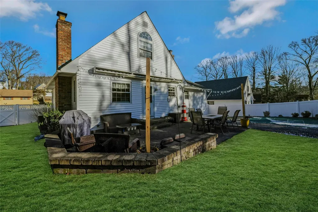 37 Carriage Drive Kings Park NY 11754