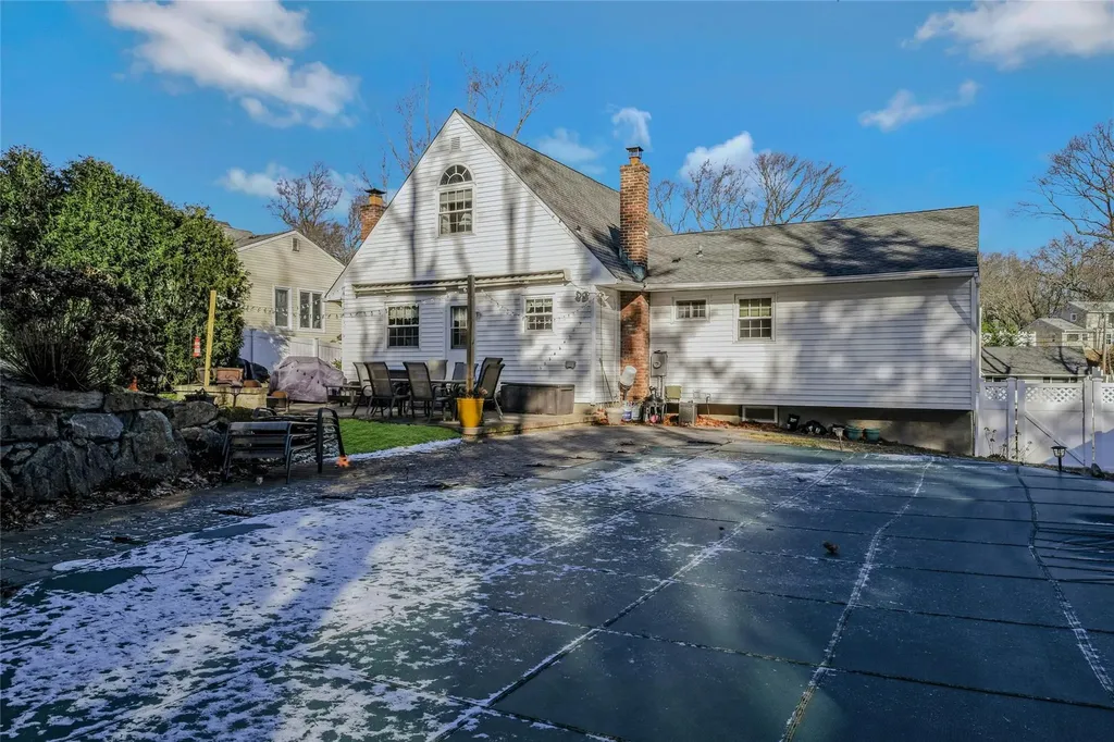 37 Carriage Drive Kings Park NY 11754
