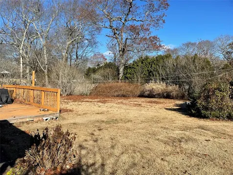 19 Park Avenue Shirley NY 11967