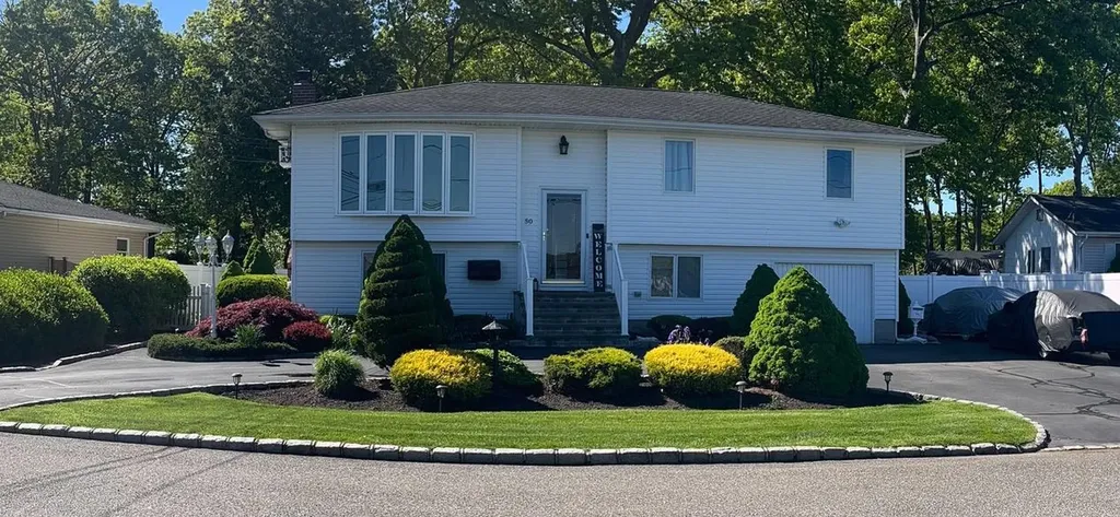 50 Pitt Avenue Babylon NY 11729