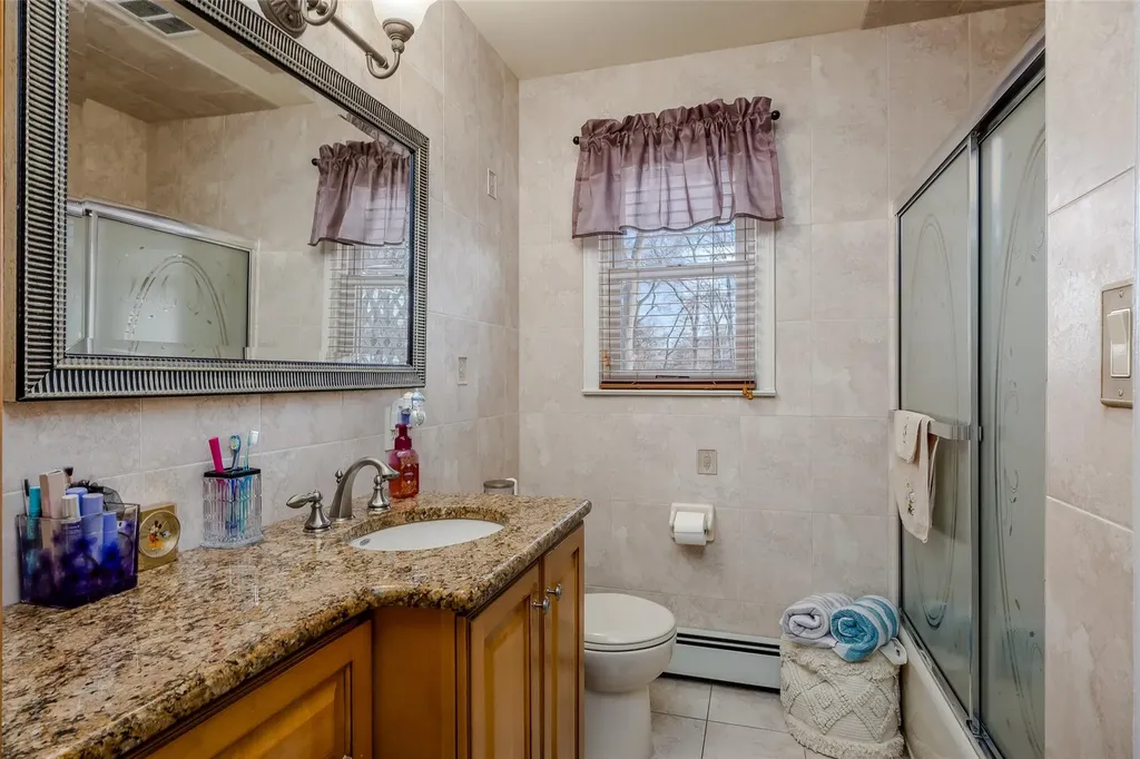 50 Pitt Avenue Deer Park NY 11729