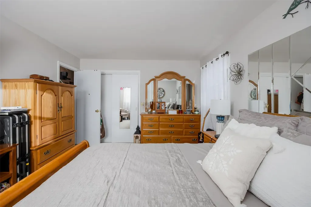 50 Pitt Avenue Deer Park NY 11729