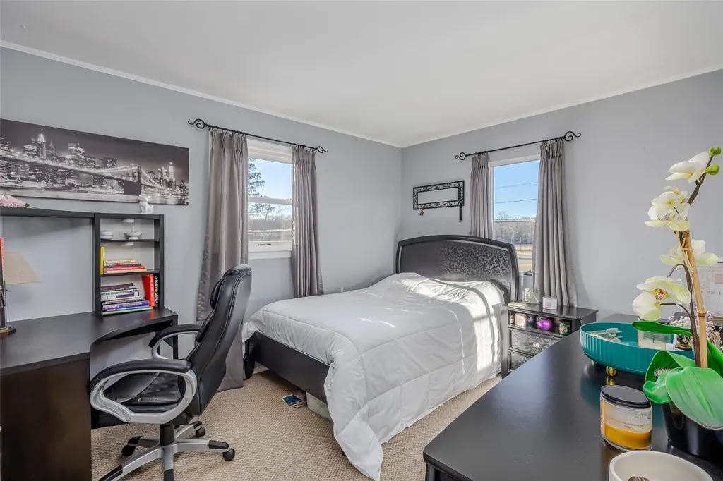 50 Pitt Avenue Deer Park NY 11729