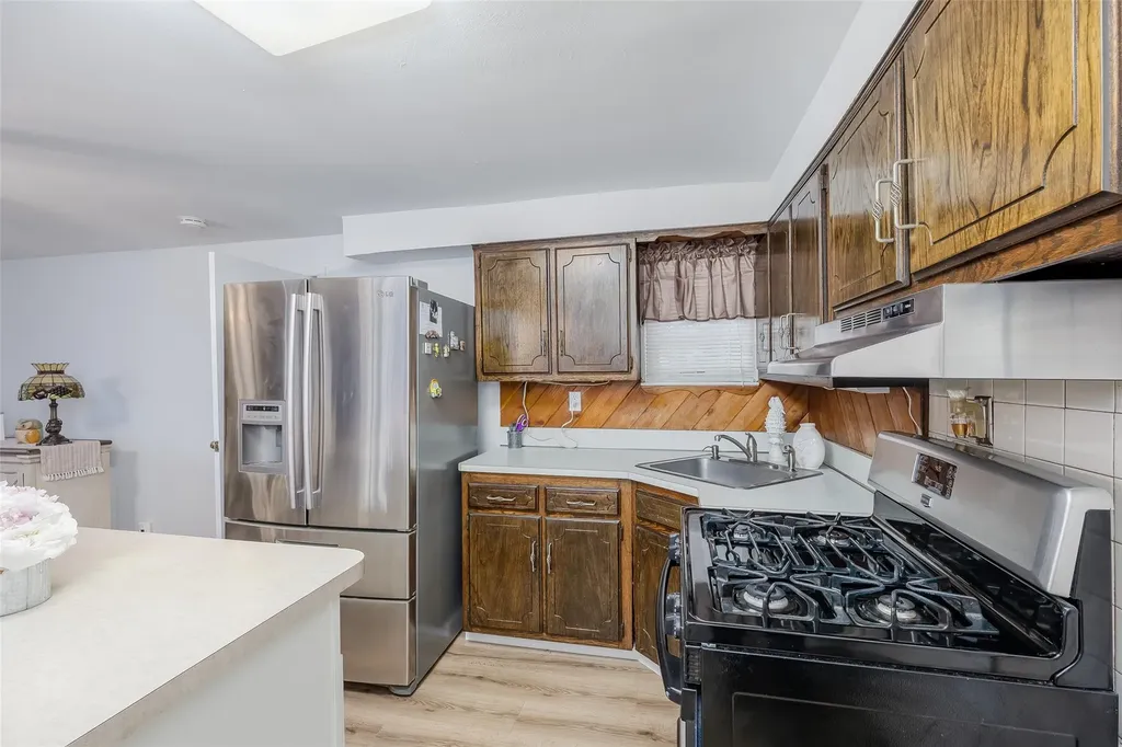 50 Pitt Avenue Deer Park NY 11729