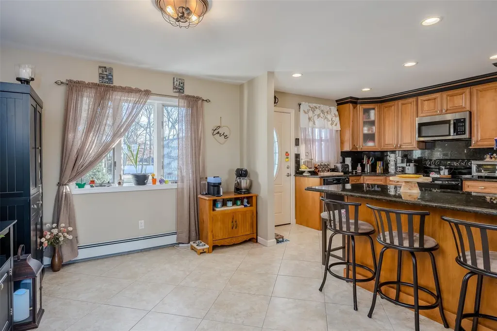 50 Pitt Avenue Deer Park NY 11729