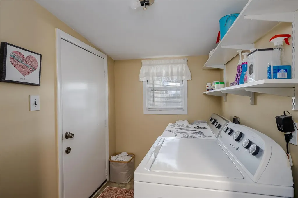50 Pitt Avenue Deer Park NY 11729