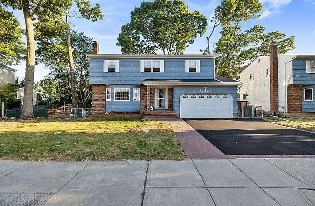 86 Jerusalem Avenue Massapequa NY 11758