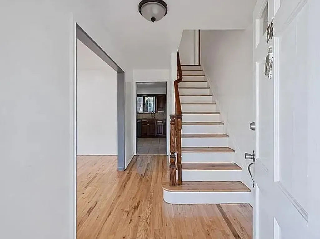 86 Jerusalem Avenue Massapequa NY 11758