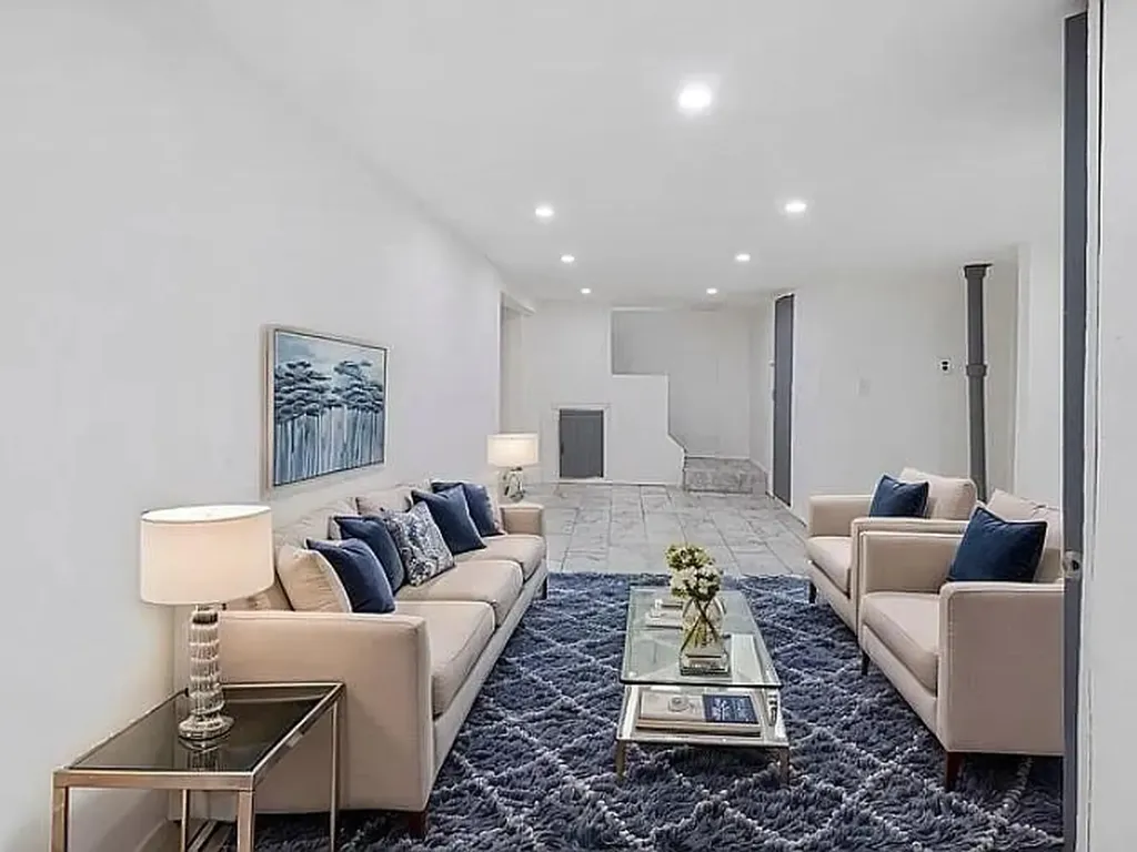 86 Jerusalem Avenue Massapequa NY 11758