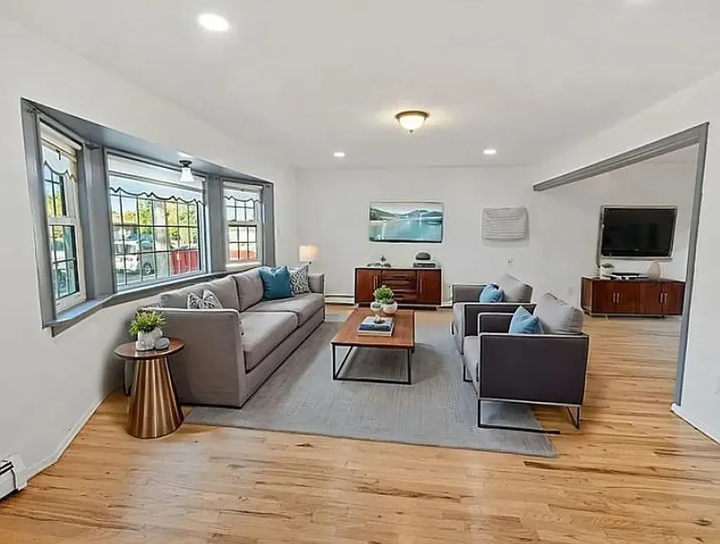 86 Jerusalem Avenue Massapequa NY 11758
