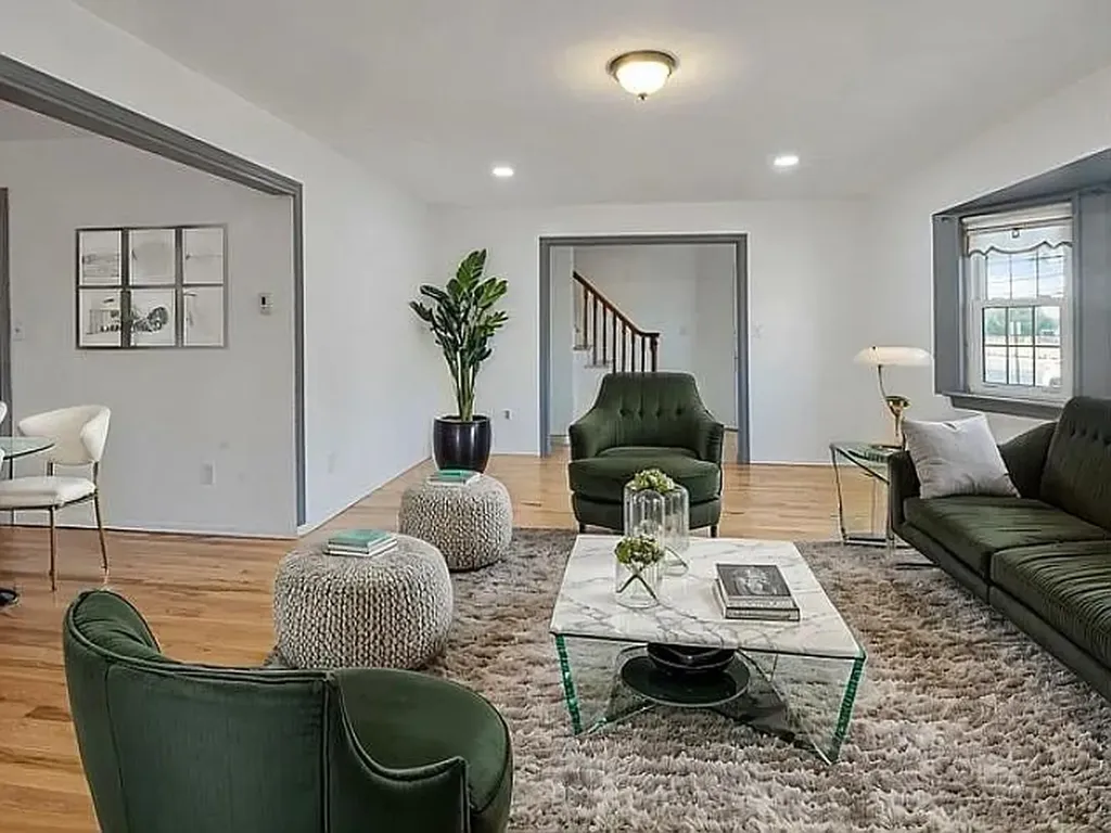 86 Jerusalem Avenue Massapequa NY 11758