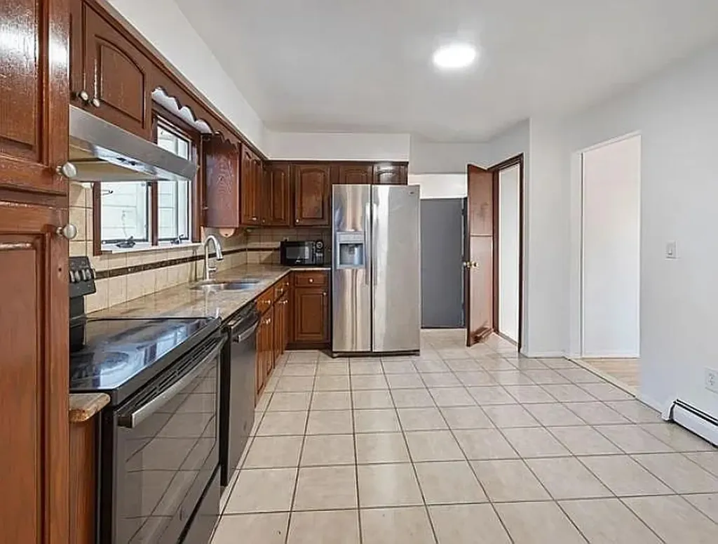 86 Jerusalem Avenue Massapequa NY 11758