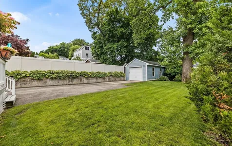 30 Locust Lane Oyster Bay NY 11771