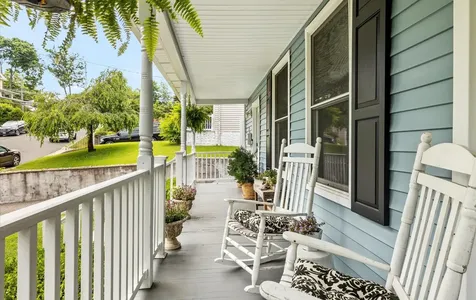 30 Locust Lane Oyster Bay NY 11771