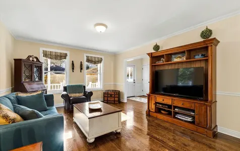 30 Locust Lane Oyster Bay NY 11771