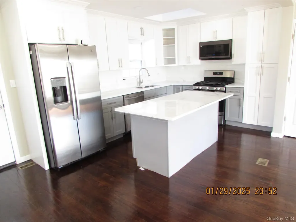 156 Candlewood Drive Yonkers NY 10710