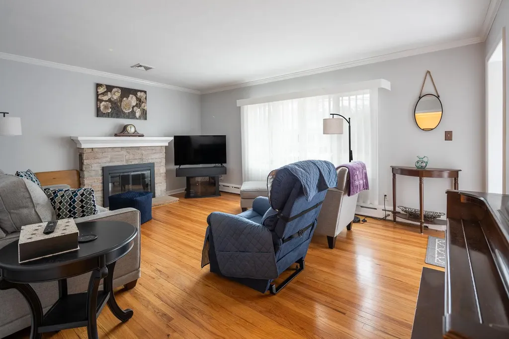 600 Barton Avenue East Patchogue NY 11772