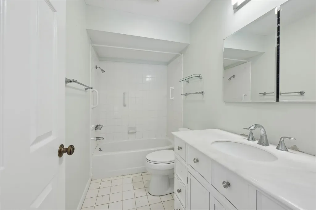 8 Brittany Lane Westhampton Beach NY 11978
