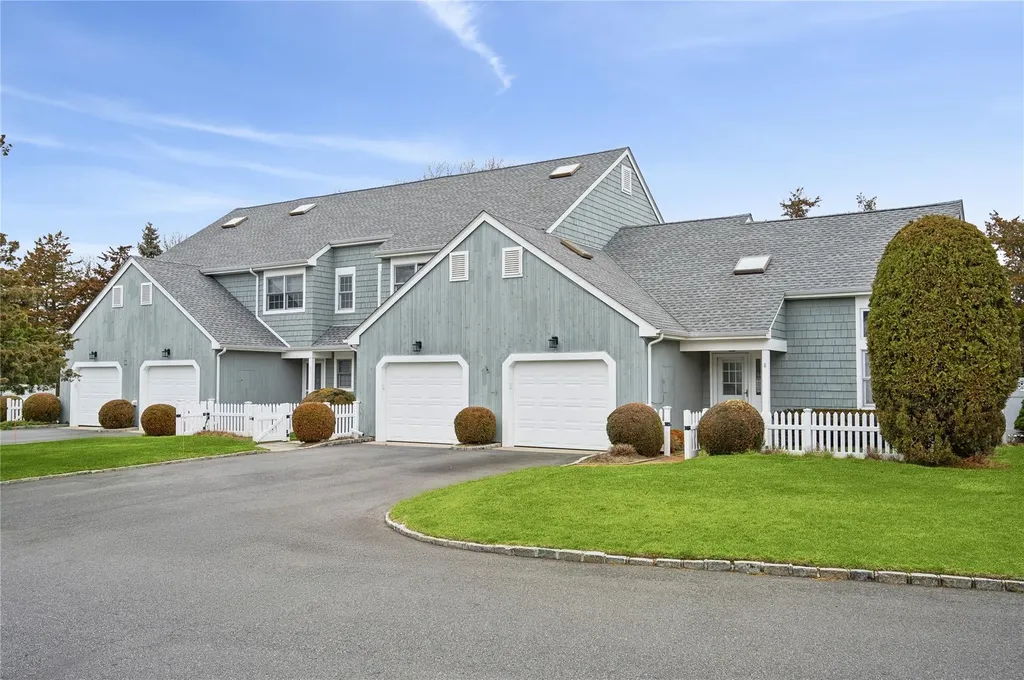 8 Brittany Lane Westhampton Beach NY 11978