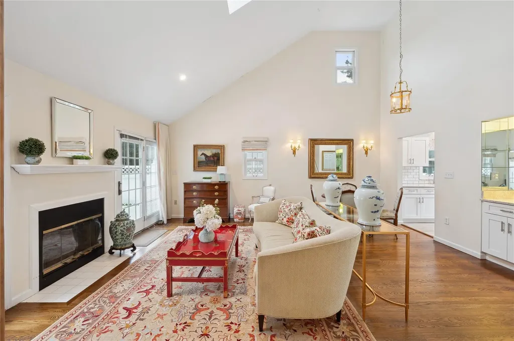 8 Brittany Lane Westhampton Beach NY 11978