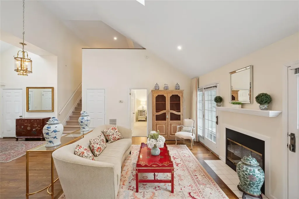 8 Brittany Lane Westhampton Beach NY 11978