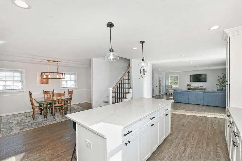 64 Walter Court Commack NY 11725