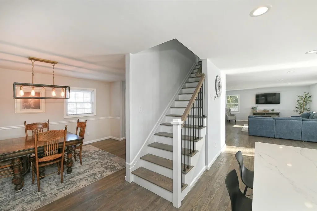 64 Walter Court Commack NY 11725
