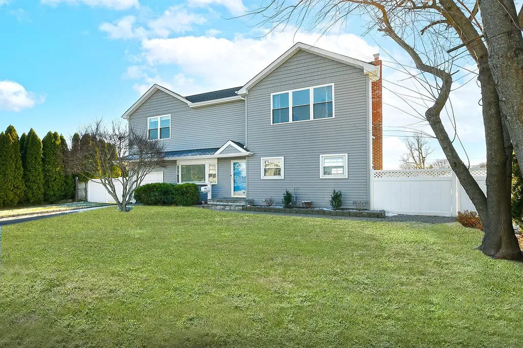 64 Walter Court Commack NY 11725
