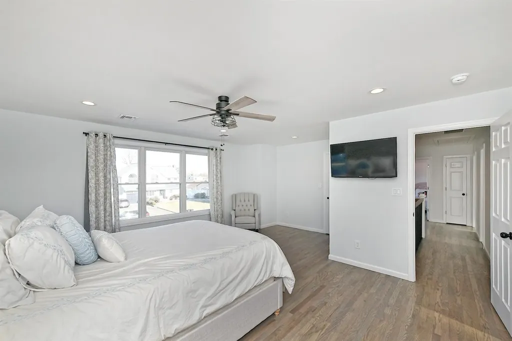 64 Walter Court Commack NY 11725