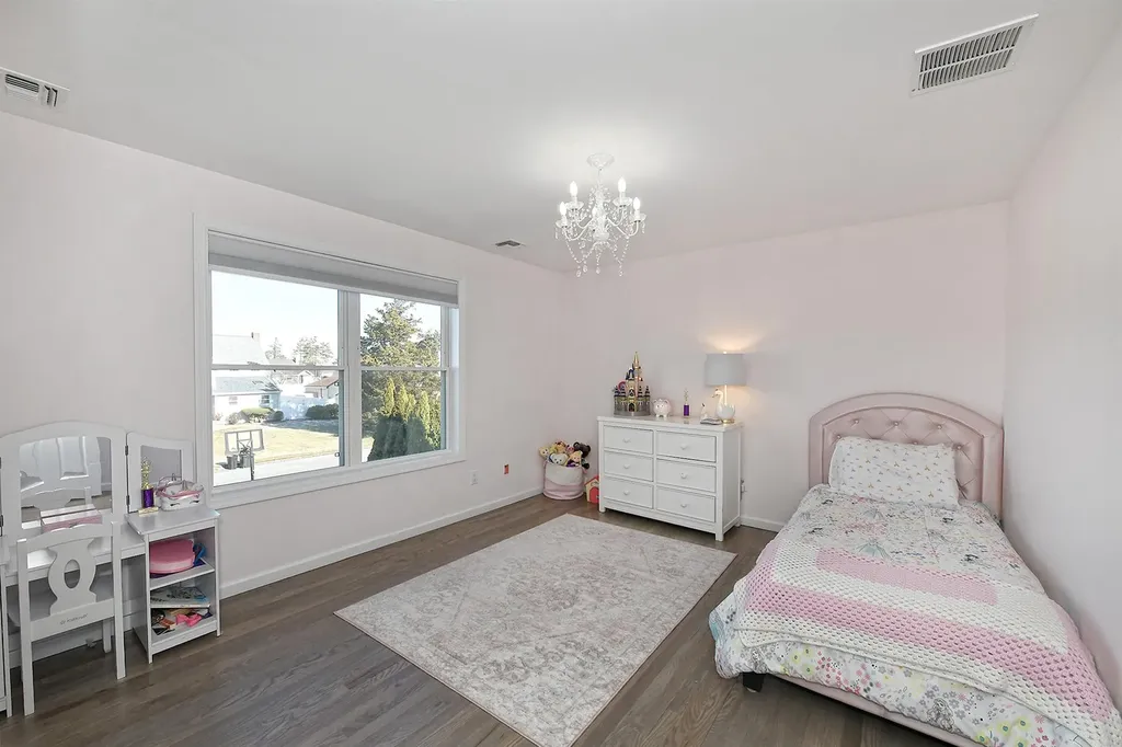 64 Walter Court Commack NY 11725