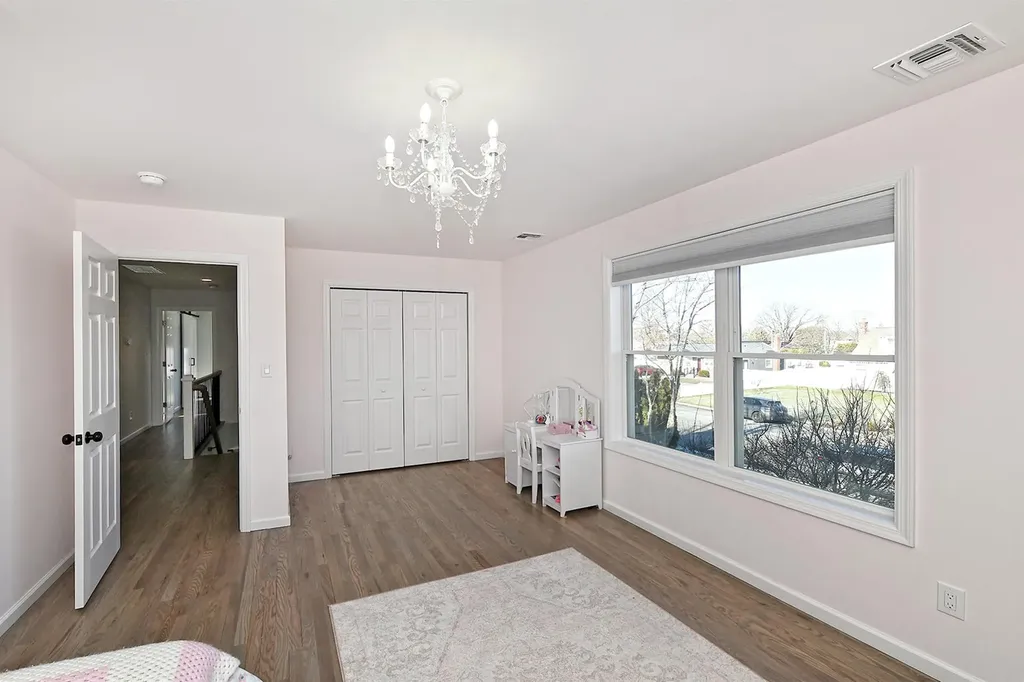 64 Walter Court Commack NY 11725