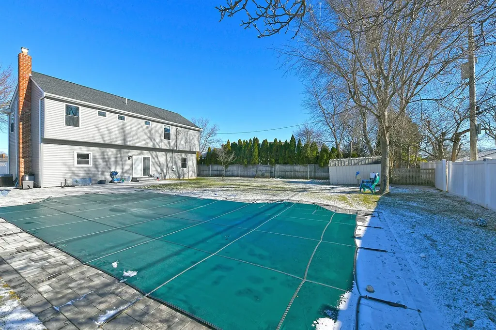 64 Walter Court Commack NY 11725