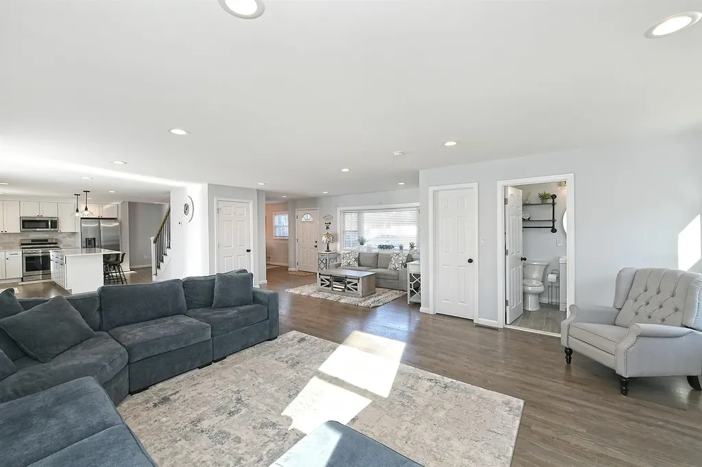 64 Walter Court Commack NY 11725
