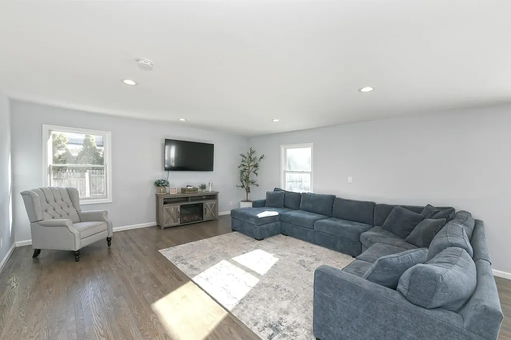 64 Walter Court Commack NY 11725
