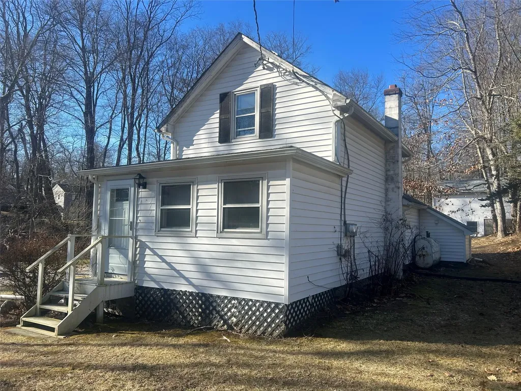 73 Myrtle Avenue Mahopac NY 10541