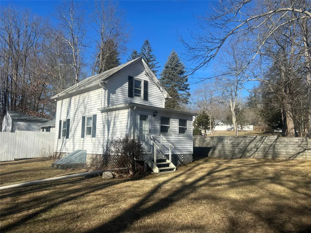 73 Myrtle Avenue Mahopac NY 10541