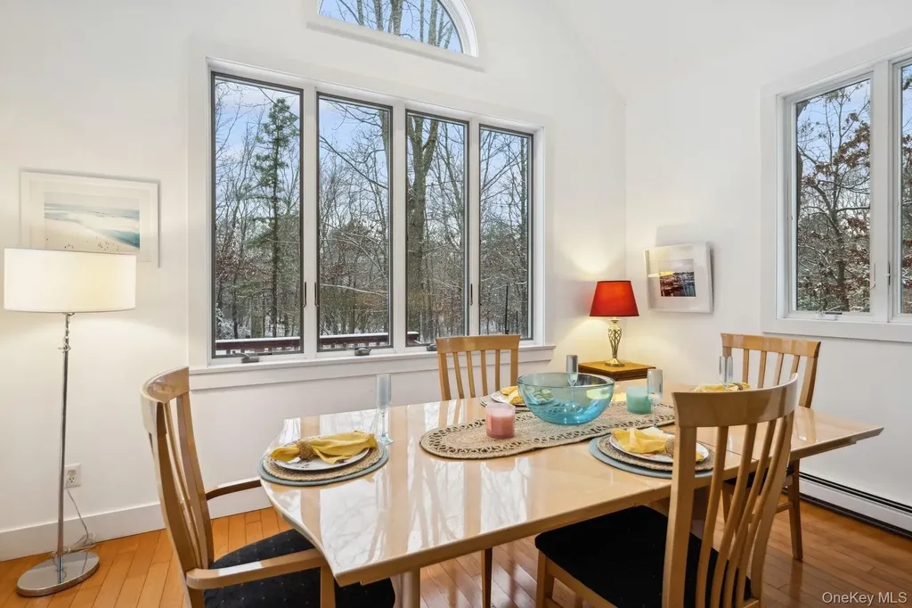 12 Hildreth Road Hampton Bays NY 11946