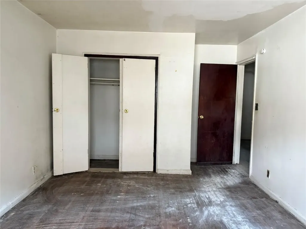 2943 Yates Avenue Bronx NY 10469