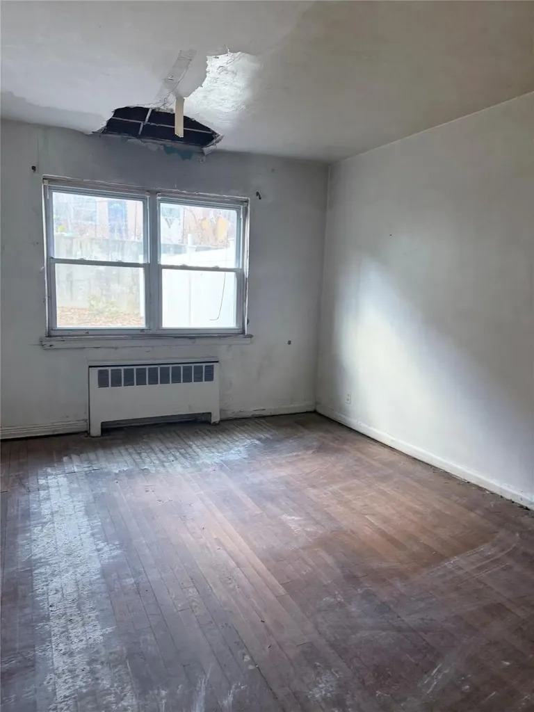 2943 Yates Avenue Bronx NY 10469