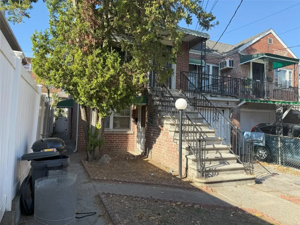 2943 Yates Avenue Bronx NY 10469