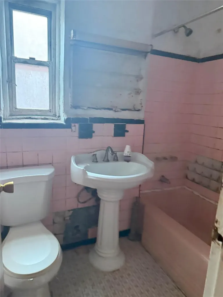 2943 Yates Avenue Bronx NY 10469
