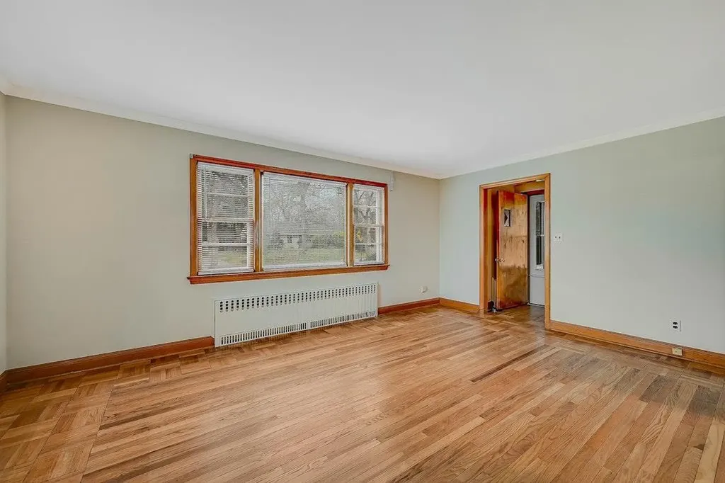 49 Meadow Lane Riverhead NY 11901