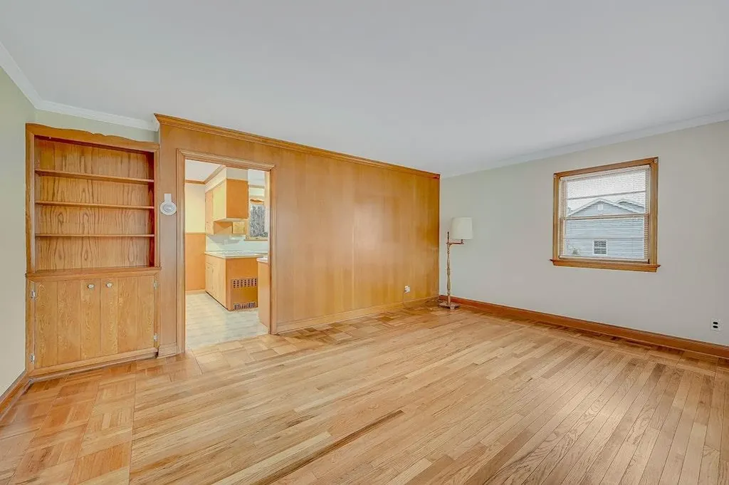 49 Meadow Lane Riverhead NY 11901