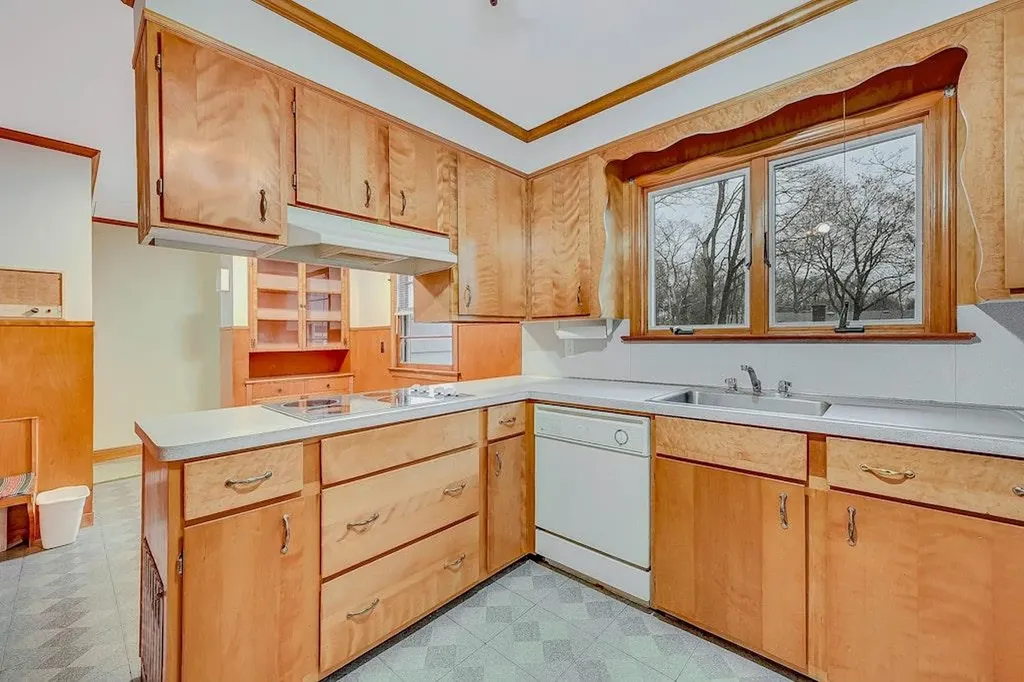 49 Meadow Lane Riverhead NY 11901