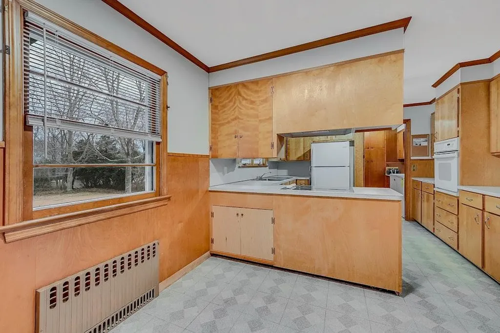 49 Meadow Lane Riverhead NY 11901